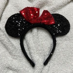 Minnie Mouse ears